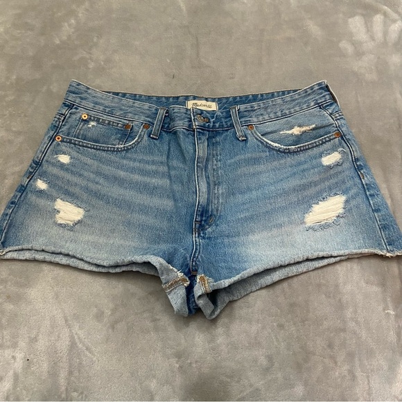 Madewell Destructed Relaxed Denim Shorts Blue distressed 21758 - Picture 2 of 10